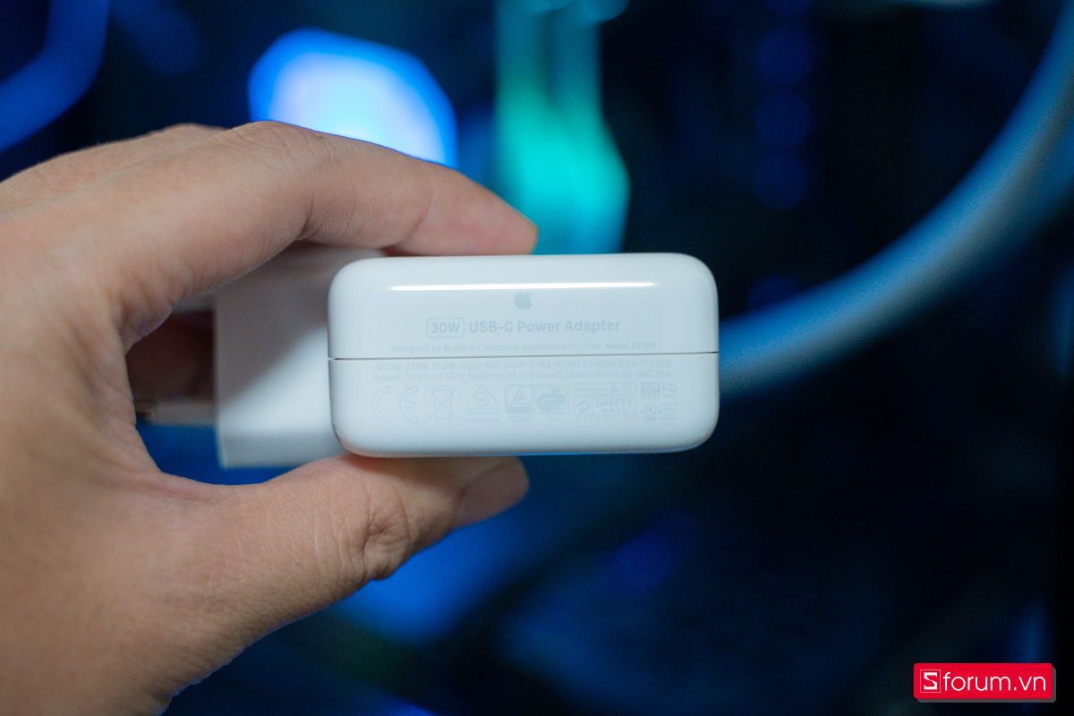 Laptop mỏng nhẹ đáng cân nhắc dịp 8 tháng 3