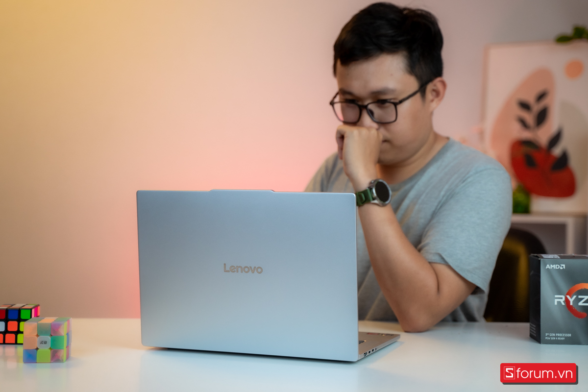 Lenovo IdeaPad Slim 5 OLED