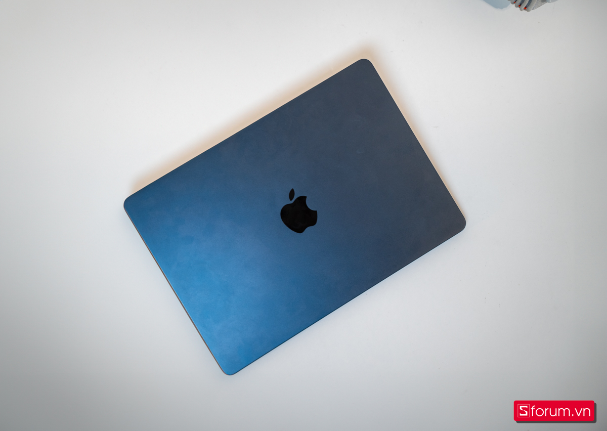 MacBook sang trọng dịp tháng ba