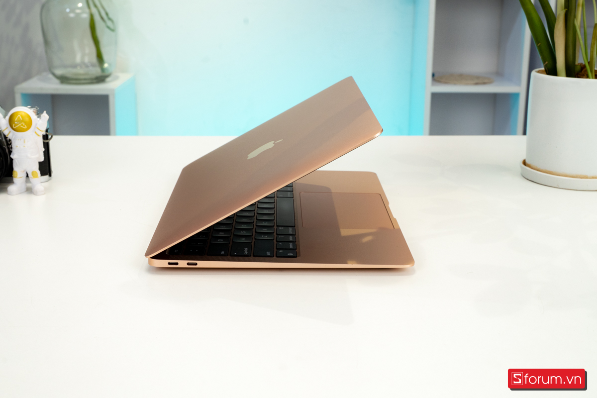 MacBook sang trọng dịp tháng ba