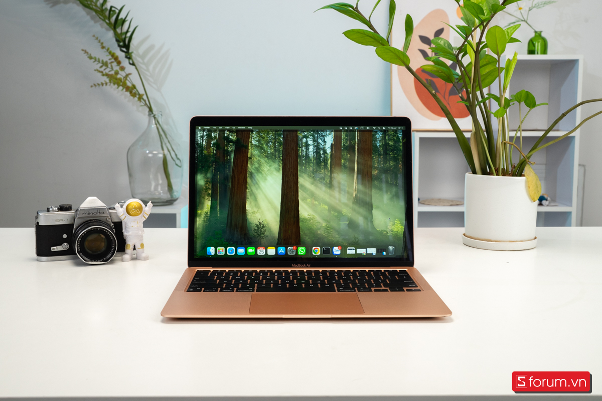 MacBook sang trọng dịp tháng ba
