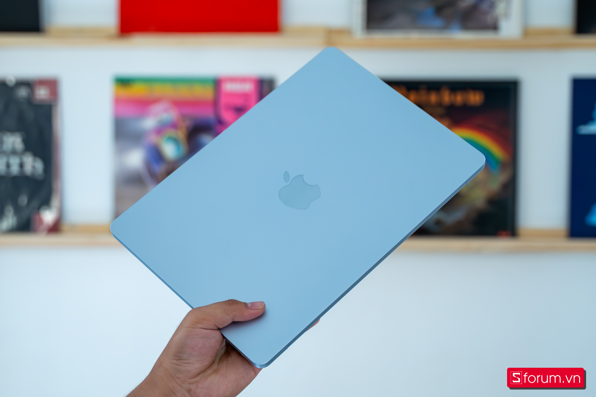 MacBook sang trọng dịp tháng ba