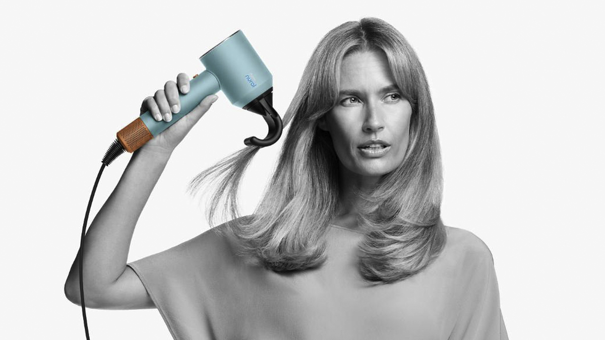 Máy sấy tóc chăm tóc chuẩn salon ngay tại nhà dịp 8/3