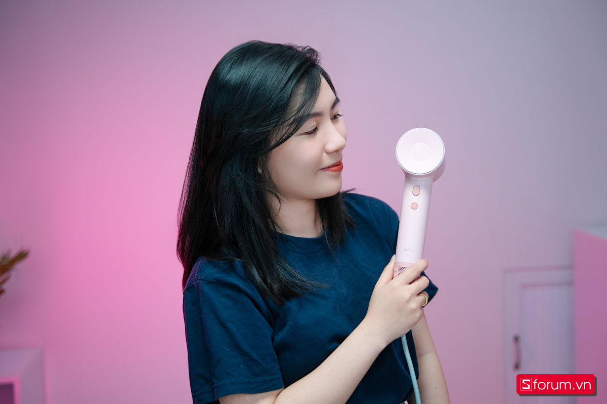 Máy sấy tóc chăm tóc chuẩn salon ngay tại nhà dịp 8/3