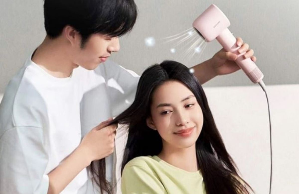 Máy sấy tóc chăm tóc chuẩn salon ngay tại nhà dịp 8/3