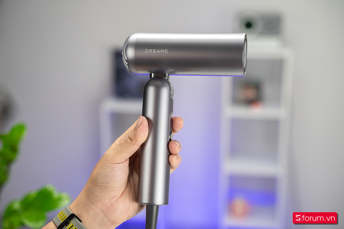 Máy sở hữu động cơ tốc độ cao 110.000 vòng/phút