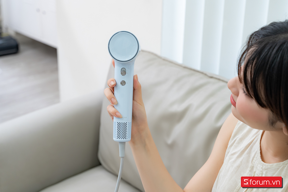 Bên trong là động cơ tốc độ cao 110.000 vòng/phút