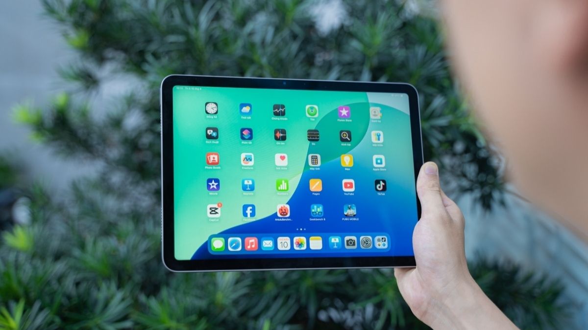 Với iPad Air, bạn có thể chạm, vuốt, ghi chú hoặc vẽ trực tiếp bằng Apple Pencil