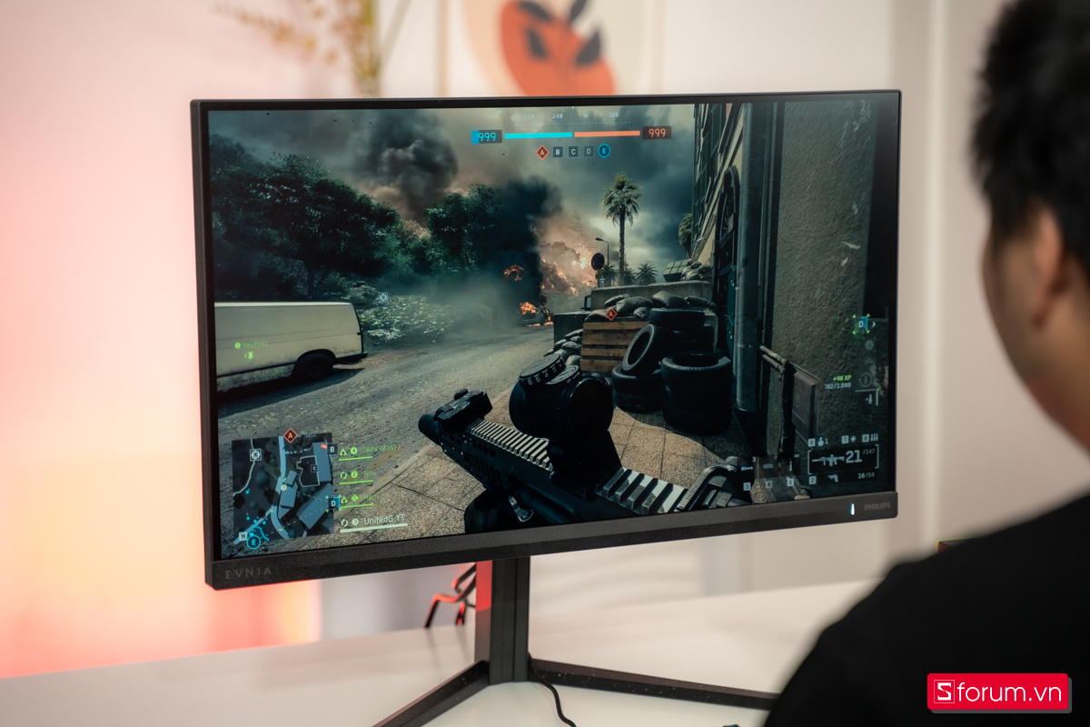 Chơi game khung hình mượt, xem phim màu sắc tươi tắn
