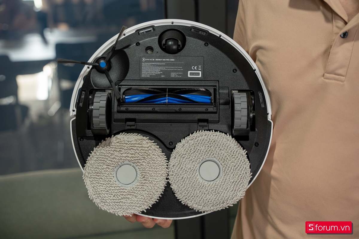 Máy sử dụng công nghệ lau xoay OZMO Turbo 2.0, kết hợp xoè giẻ TruEdge Adaptive Edge Mopping