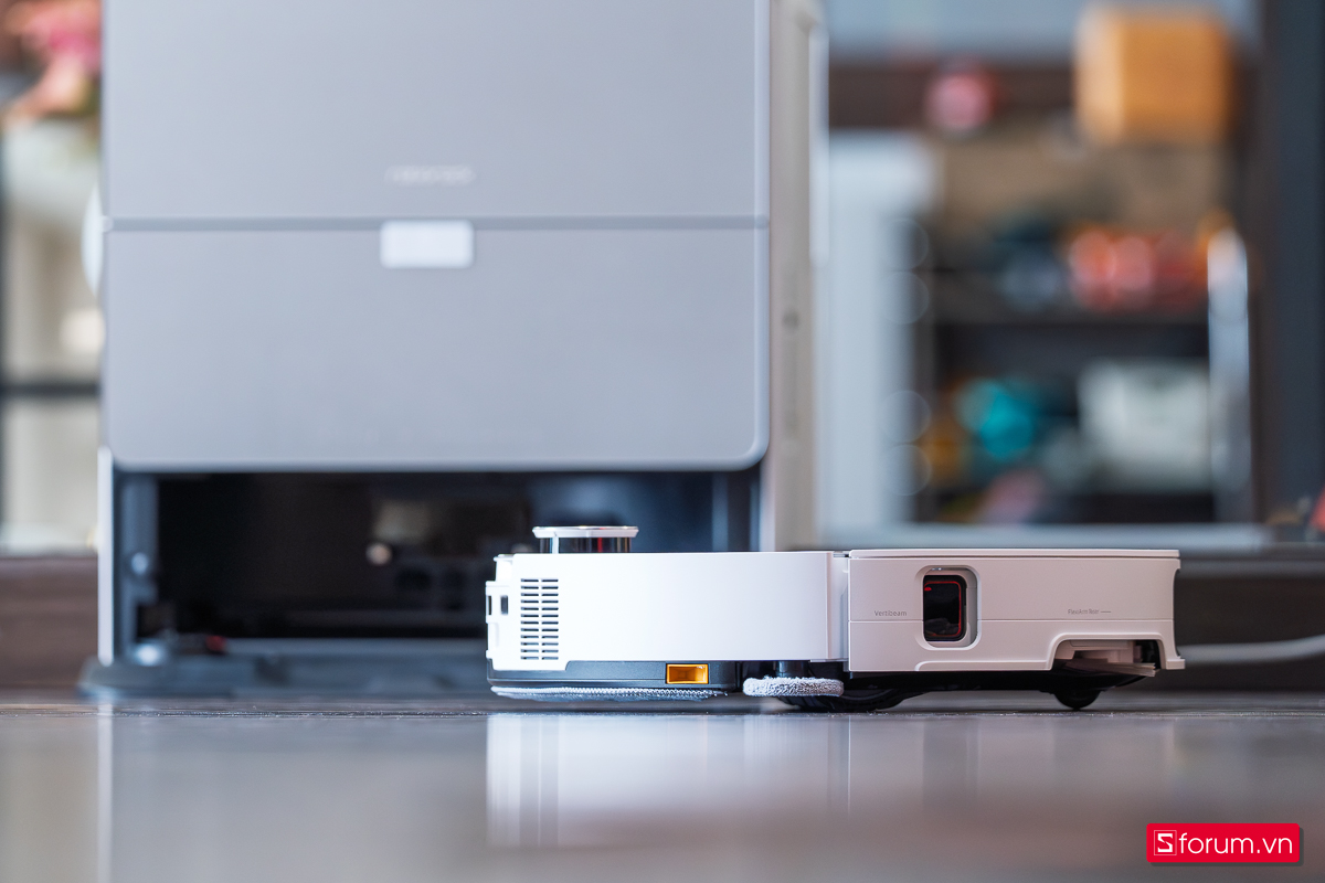 Robot hút bụi lau nhà Roborock Saros 10