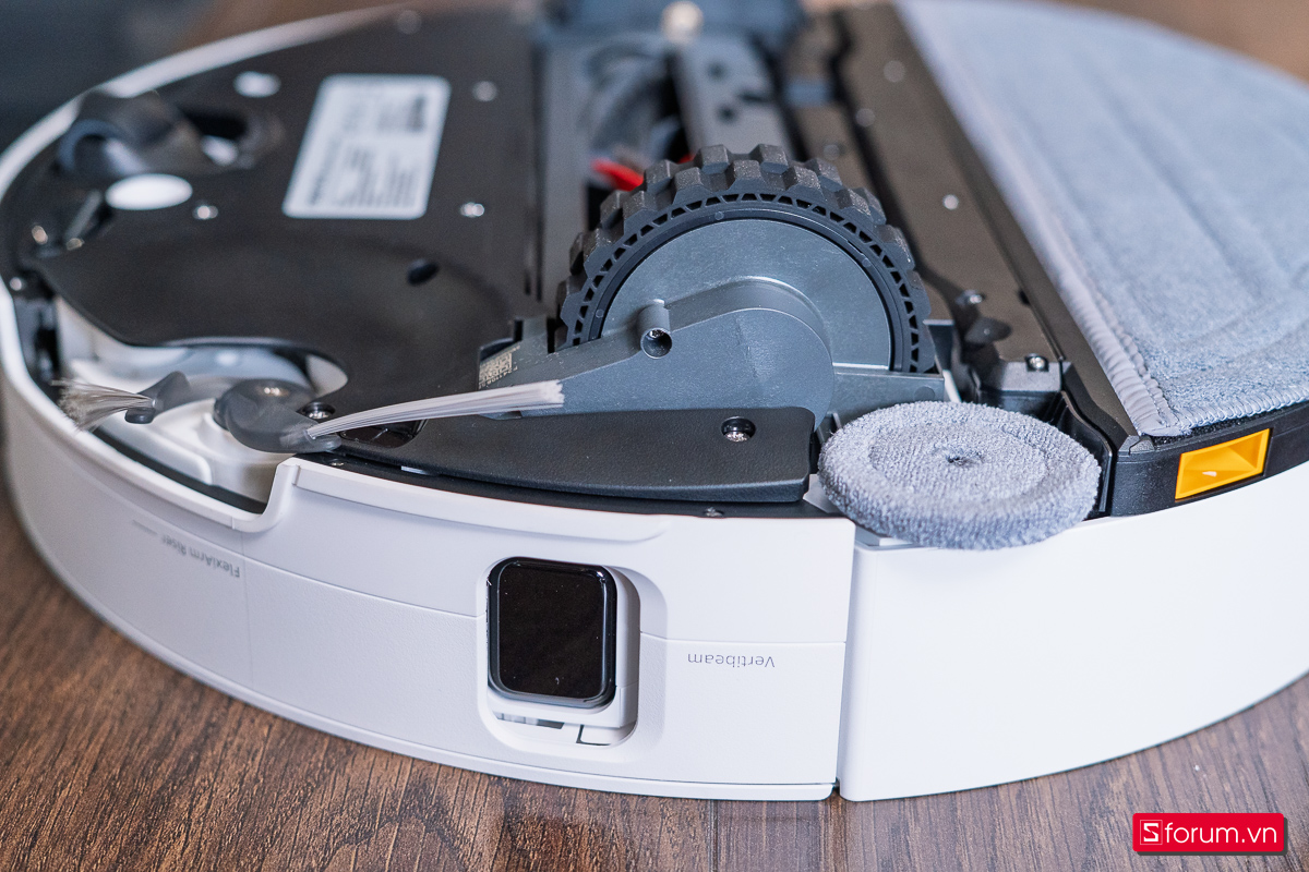 Robot không lau tràn lan mà làm sạch có kiểm soát