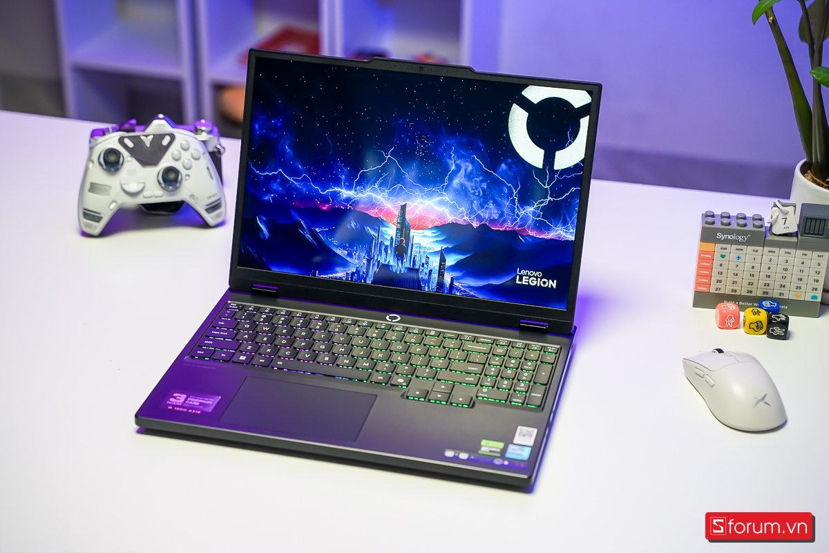 So sánh Legion 5 2025 và Gigabyte AERO X16