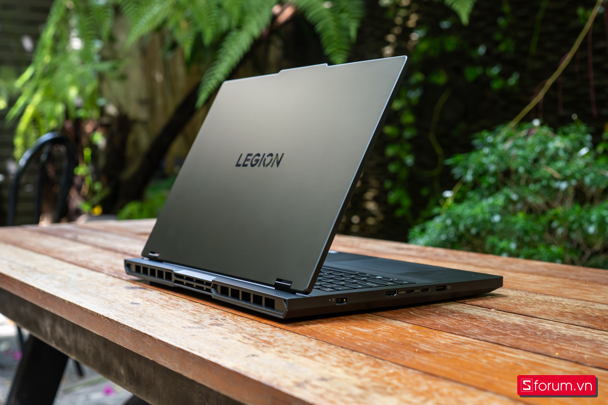 Legion 5 2025 được nhiều người nhắc tới với tư cách là máy chơi game cứng cáp