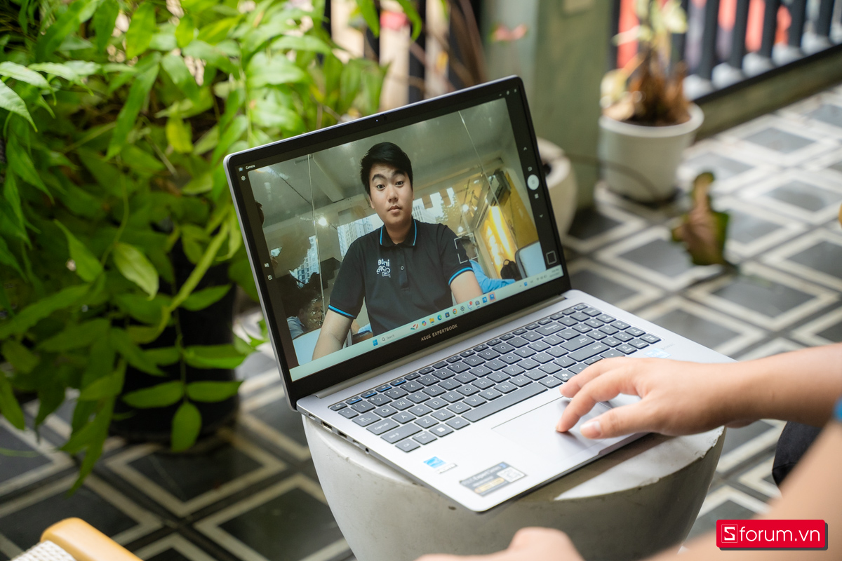 ASUS ExpertBook P1 có đủ sức cân đến ngày ra trường