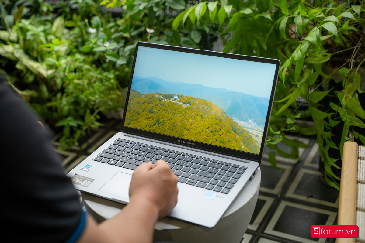 ASUS ExpertBook P1 có đủ sức cân đến ngày ra trường