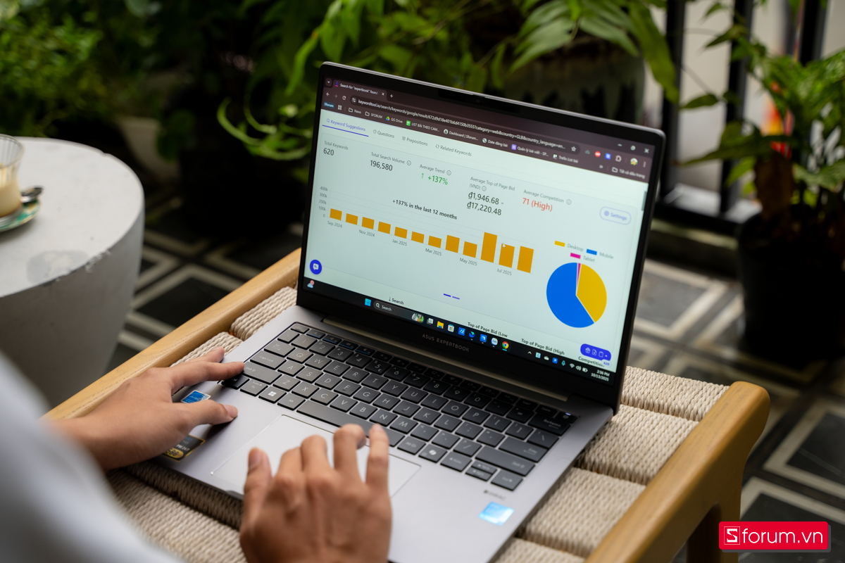 ASUS ExpertBook P1 có đủ sức cân đến ngày ra trường
