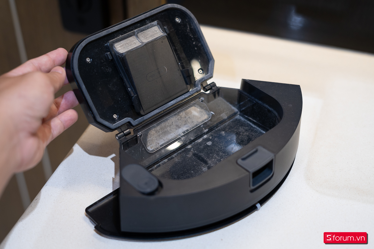 Bạn sẽ cần tự đổ rác khỏi hộp chứa này sau vài ngày sử dụng