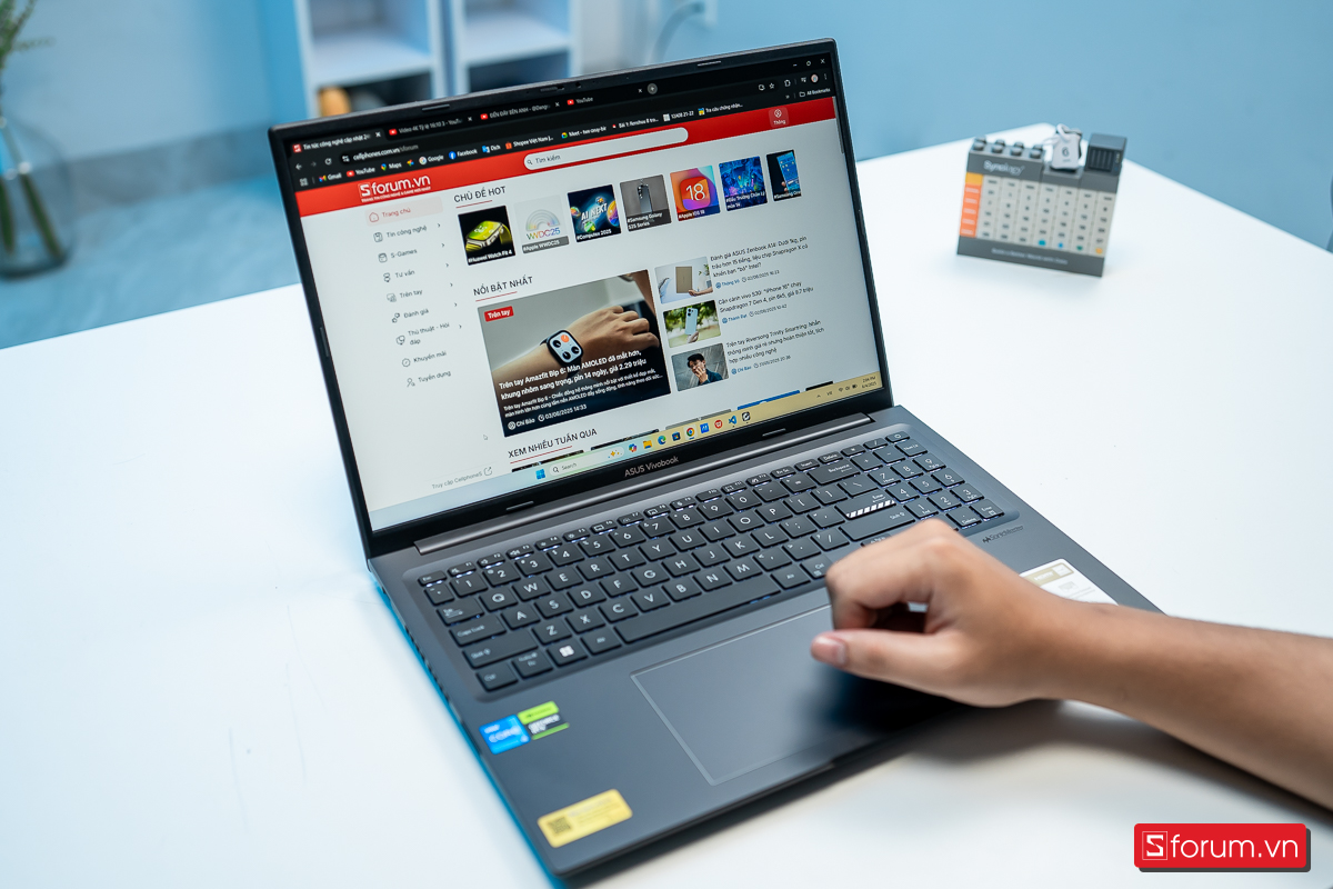 Vivobook 16X sở hữu tấm nền IPS 16 inch độ phân giải WUXGA