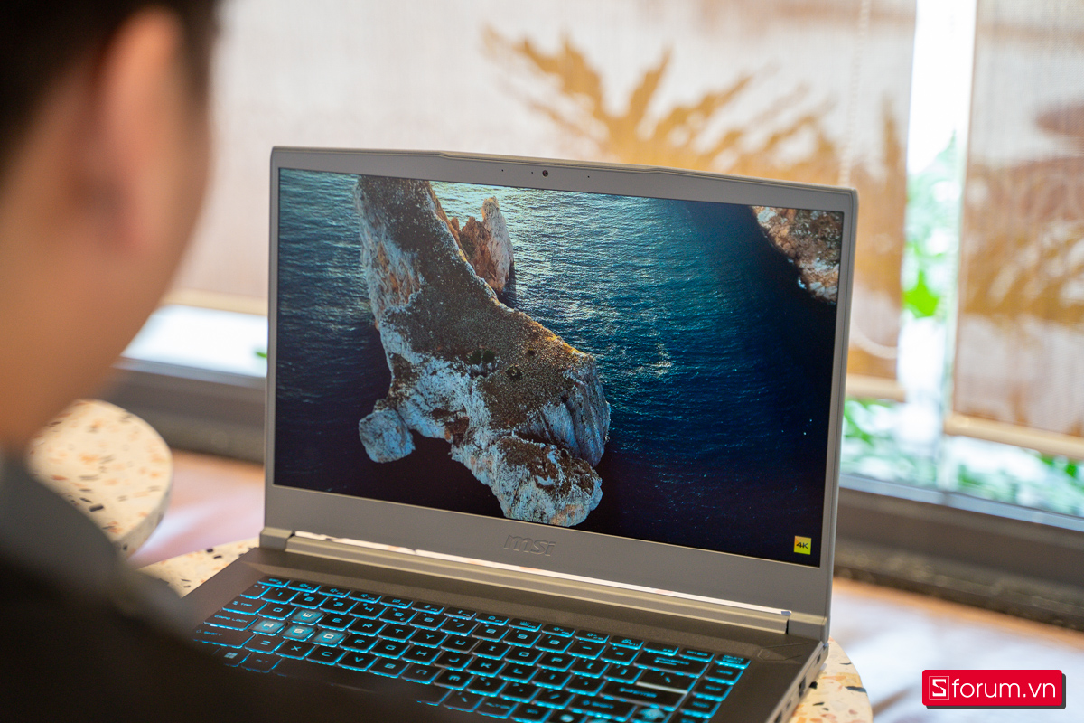 Tấm nền IPS 15.6 inch Full HD 144Hz mang lại trải nghiệm chơi game đã mắt