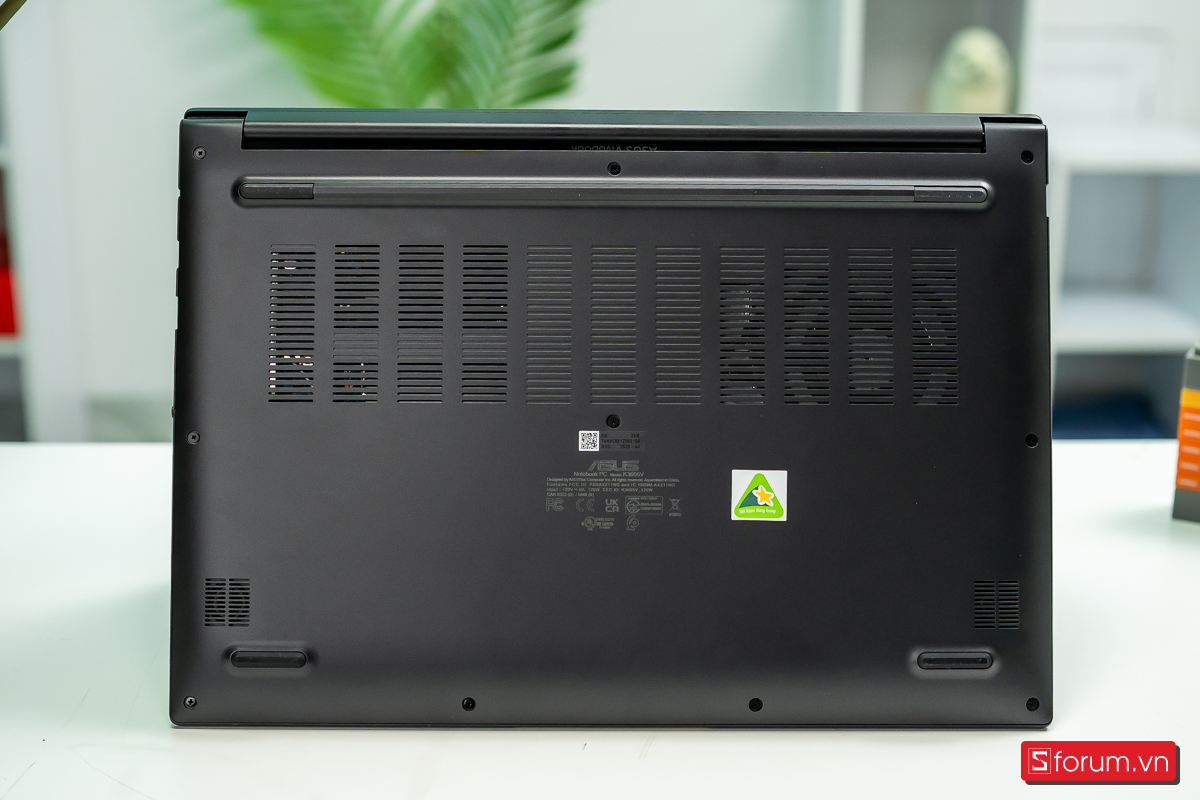 Thiết kế mặt đáy Vivobook 16X