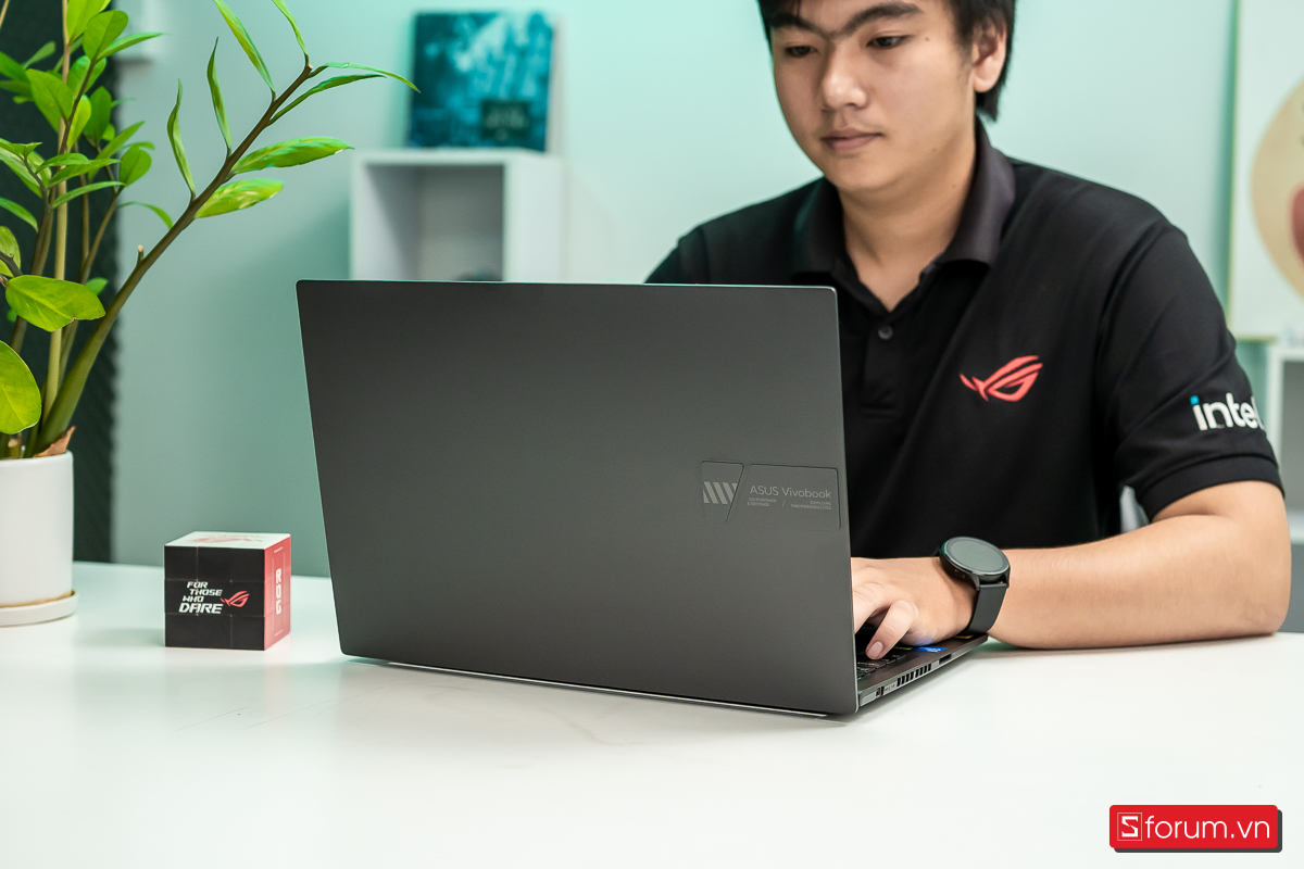 Vivobook 16X sở hữu tấm nền IPS 16 inch độ phân giải WUXGA