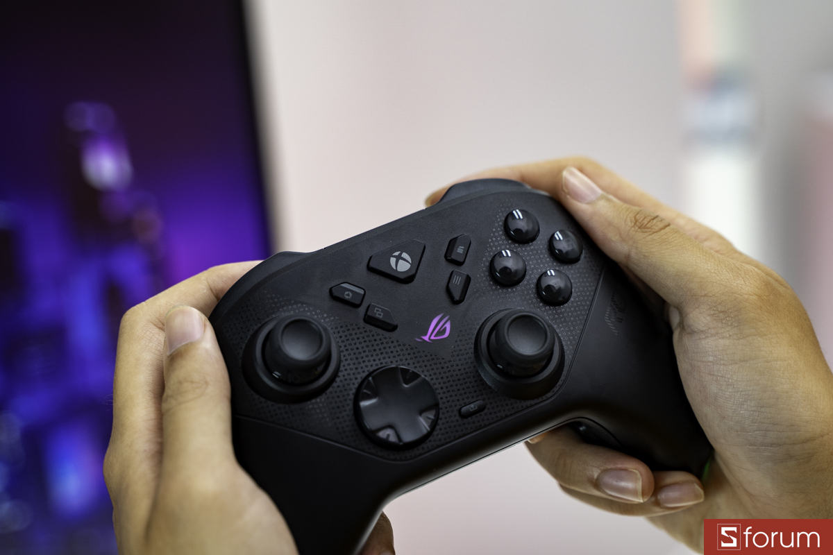 Trên tay ROG Raikiri II Xbox Wireless