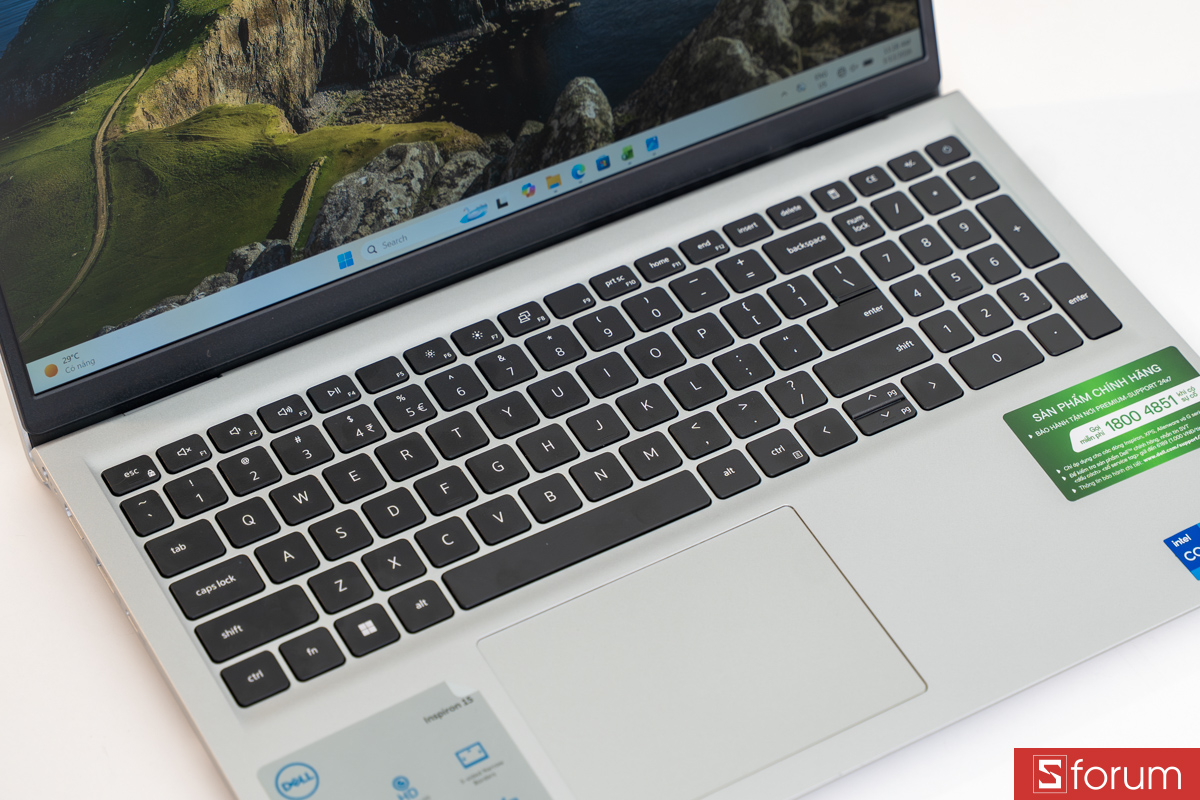 Thiết kế bản lề nâng phía sau cũng khiến phần thân dễ bị “flop” (lún nhẹ)