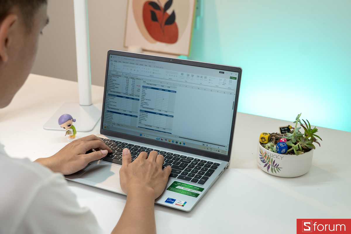 Trên tay Dell Inspiron 15 3530