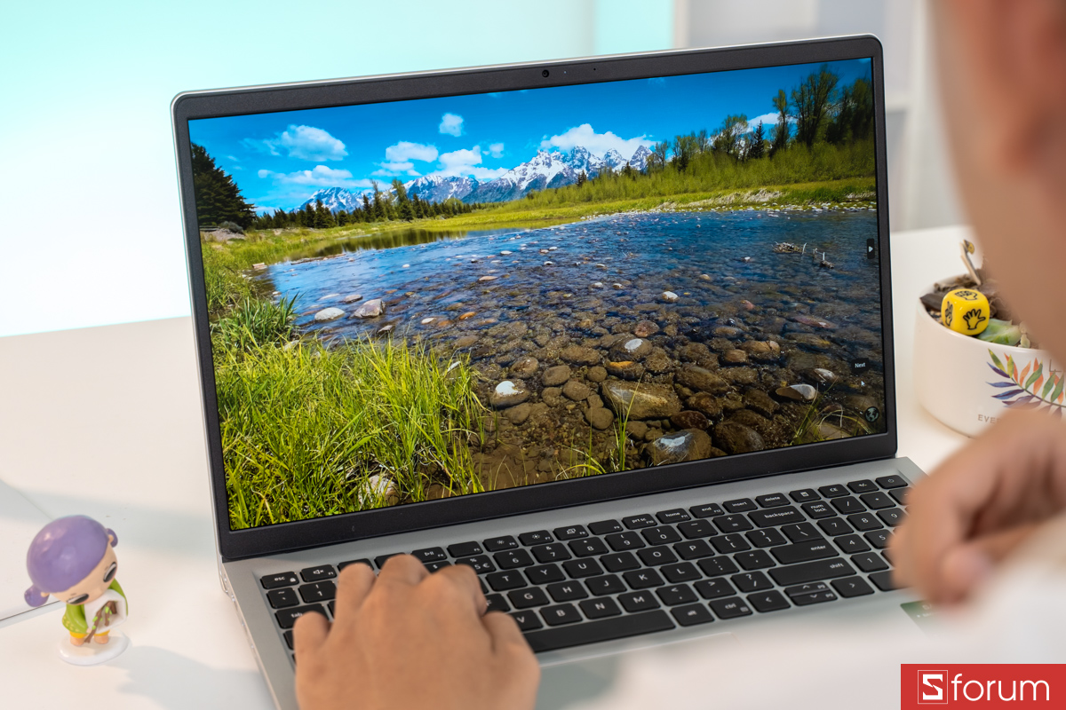 Trên tay Dell Inspiron 15 3530