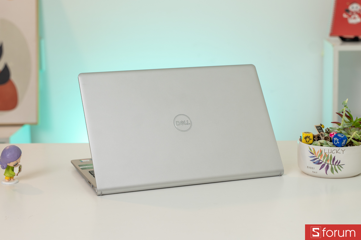Trên tay Dell Inspiron 15 3530