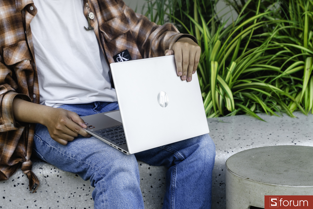 Thiết kế và ngoại hình của HP OmniBook 5