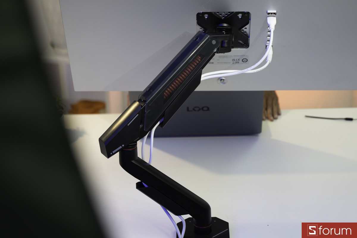 Trên tay Arm màn hình HyperWork Alpha Pro Gen 2