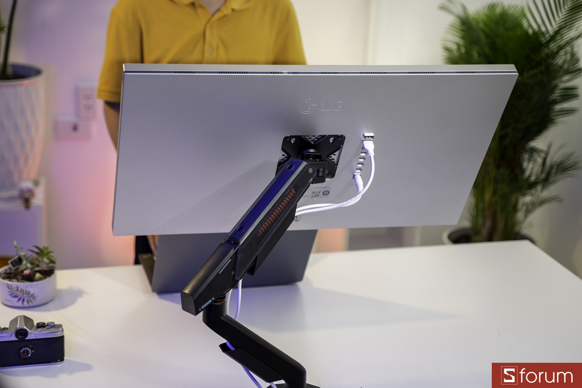 Trên tay Arm màn hình HyperWork Alpha Pro Gen 2