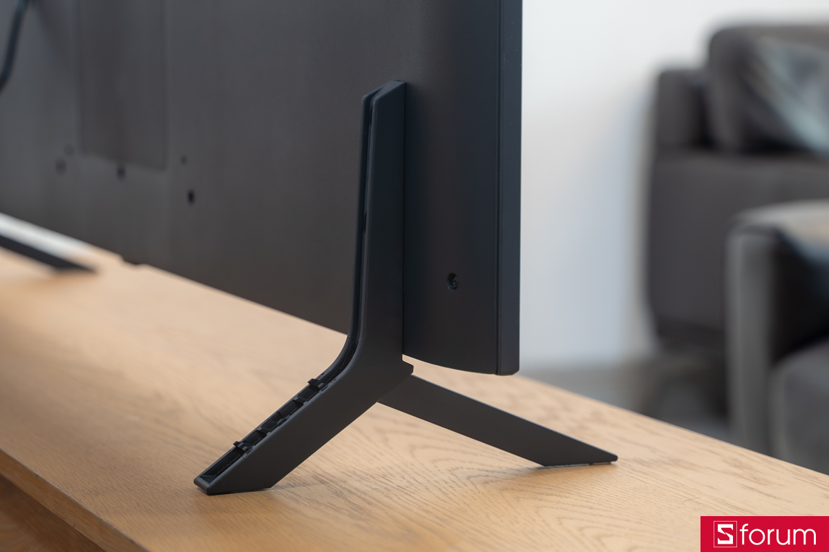 Thiết kế chân đế LG QNED 4K 55 inch 2025