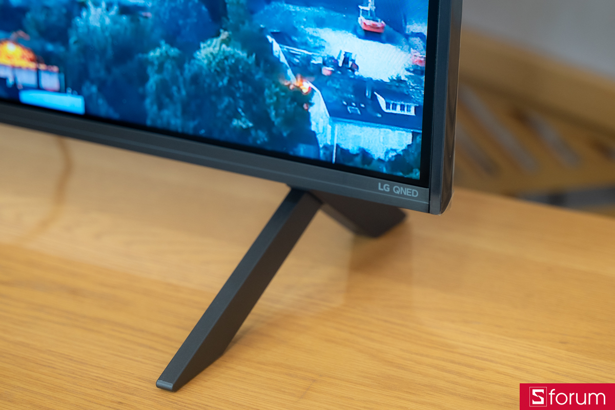 Thiết kế chân đế LG QNED 4K 55 inch 2025
