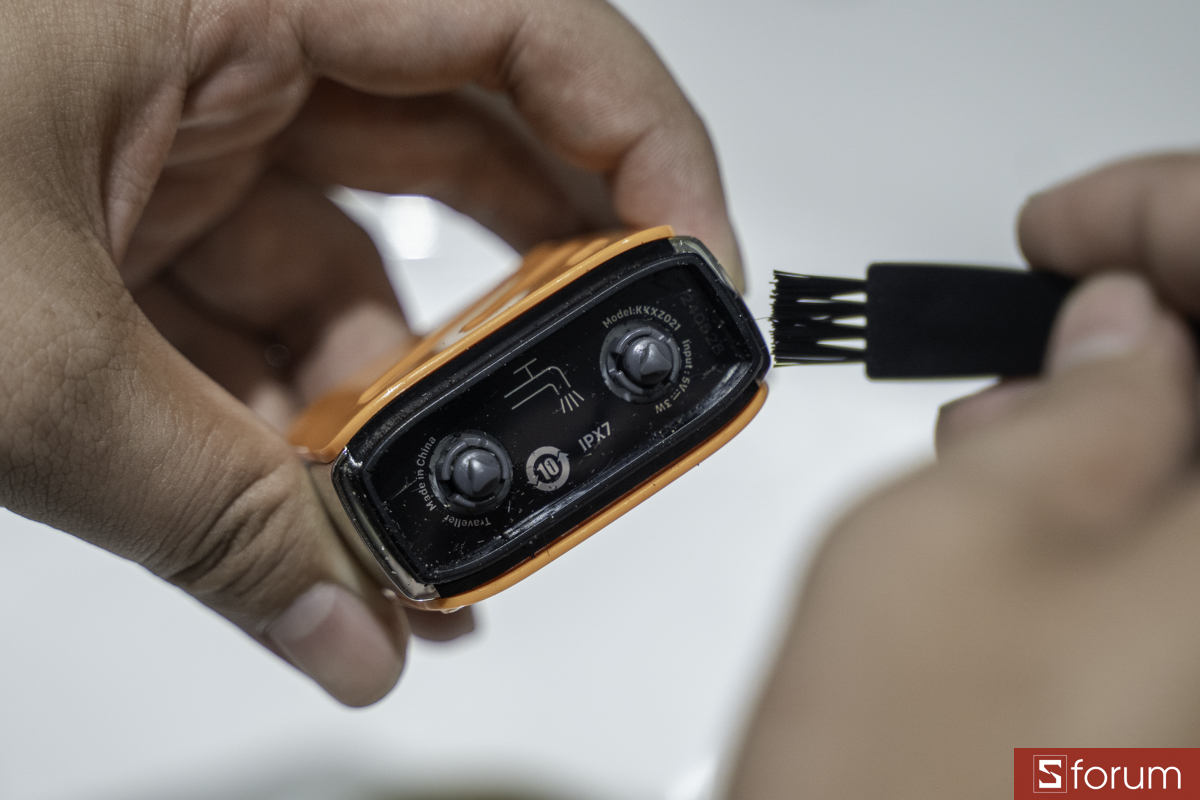 Pin 400 mAh cho khoảng 45 phút dùng