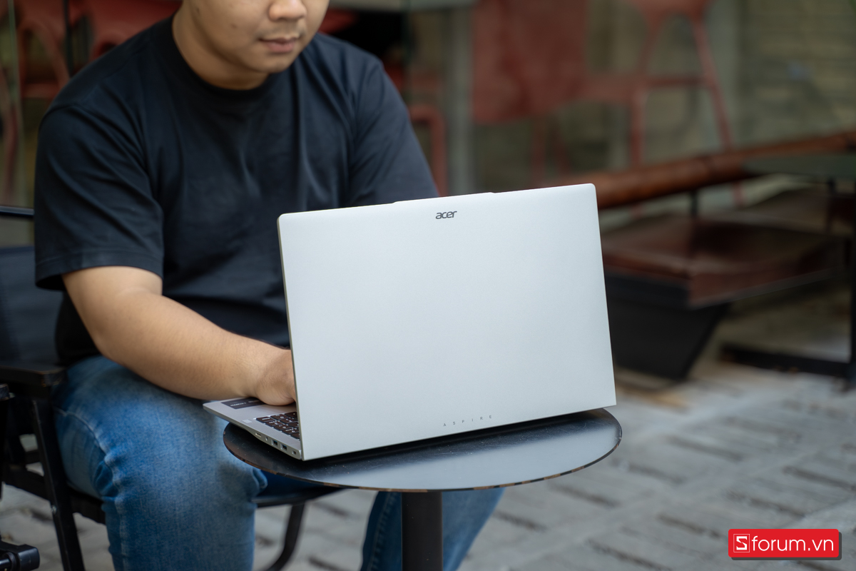Thiết kế tổng thể của Acer Aspire Lite 15