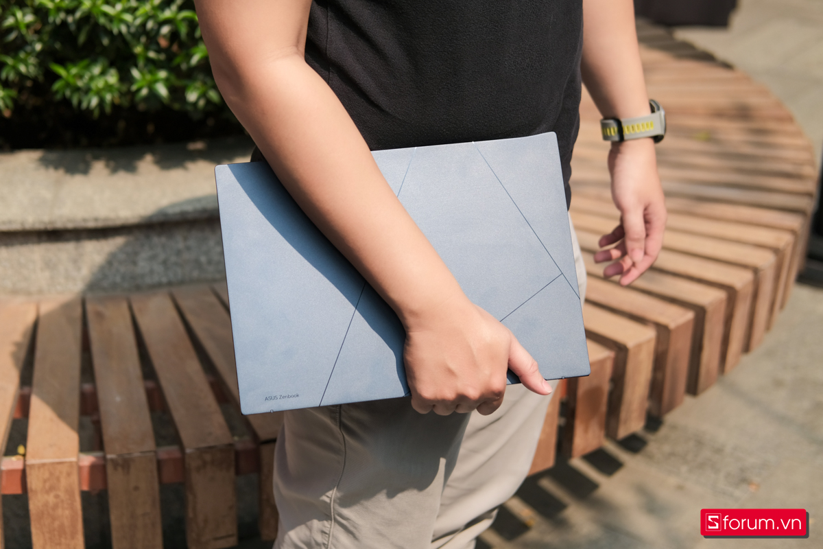 Top 4 laptop Intel Core Ultra