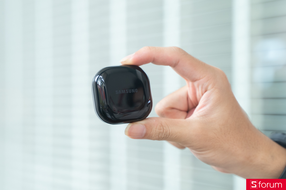 Hộp sạc của Samsung Galaxy Buds Core