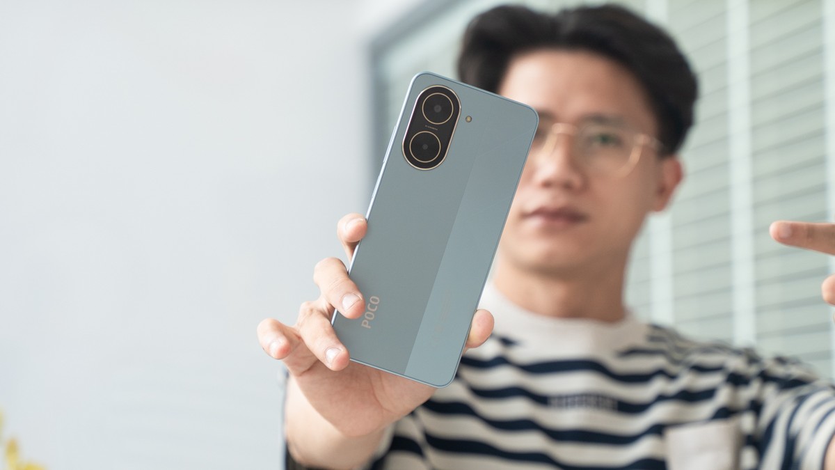 Trên tay smartphone siêu rẻ của Xiaomi sale dịp Black Friday: Hơn 2 triệu có màn hình 6.8 inch, 120Hz, pin 5200mAh