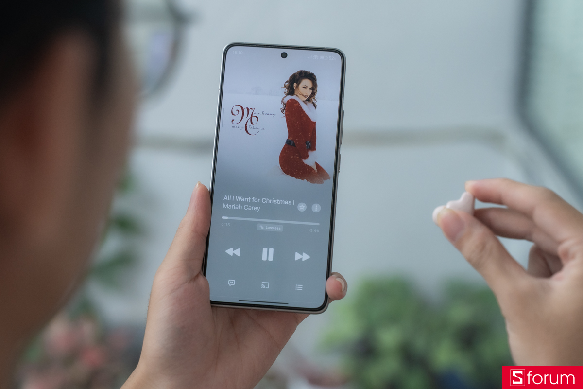 Xiaomi Redmi Buds 6 Play cung cấp khoảng 7.5 giờ sử dụng cho một lần sạc