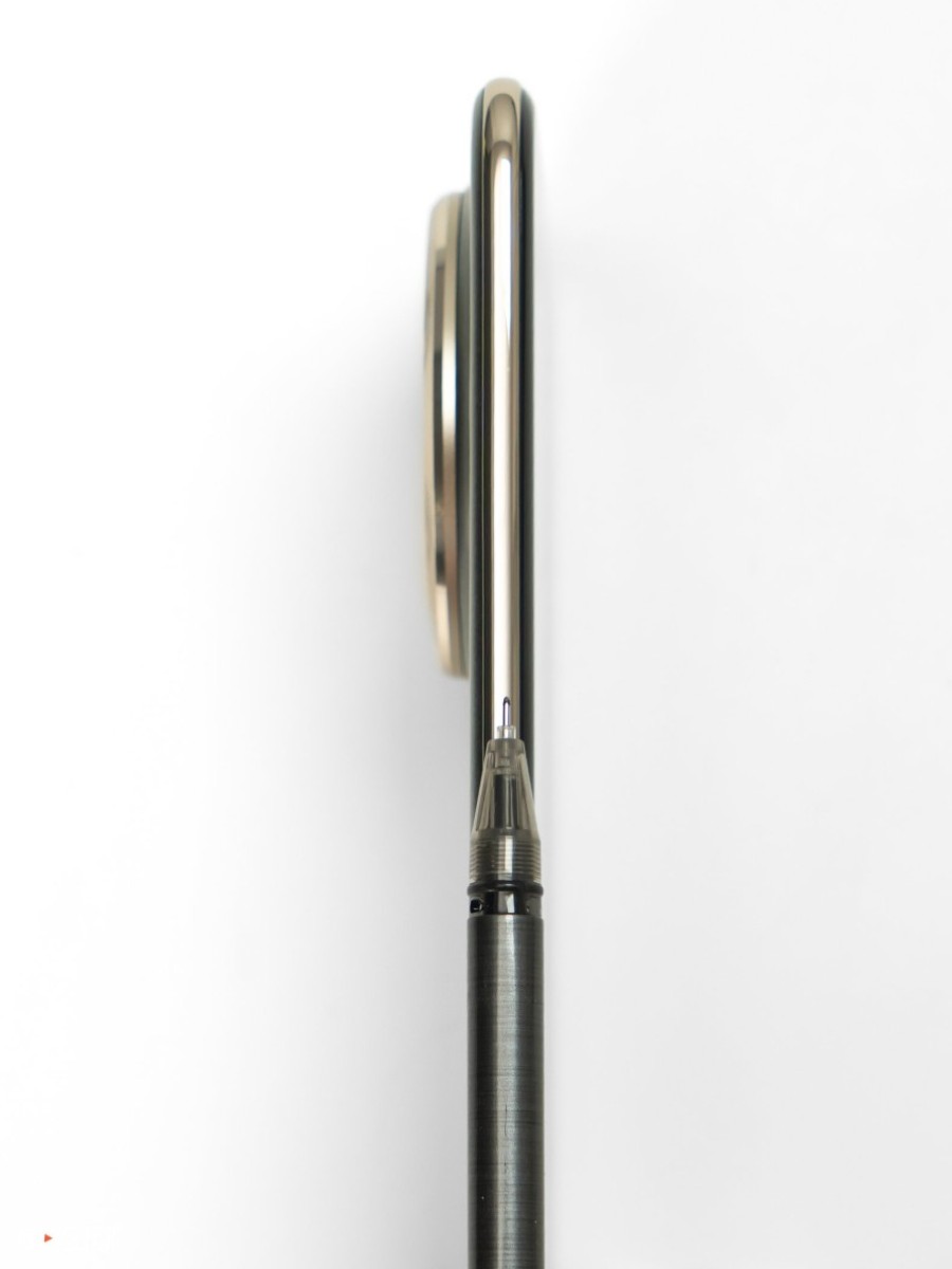 Độ mỏng ấn tượng của Huawei Mate 70 Air