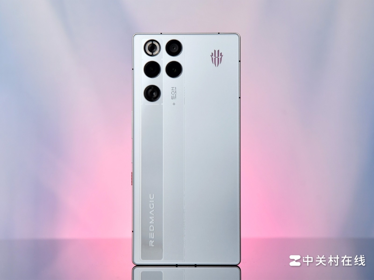 Cận cảnh nubia Red Magic 11 Pro