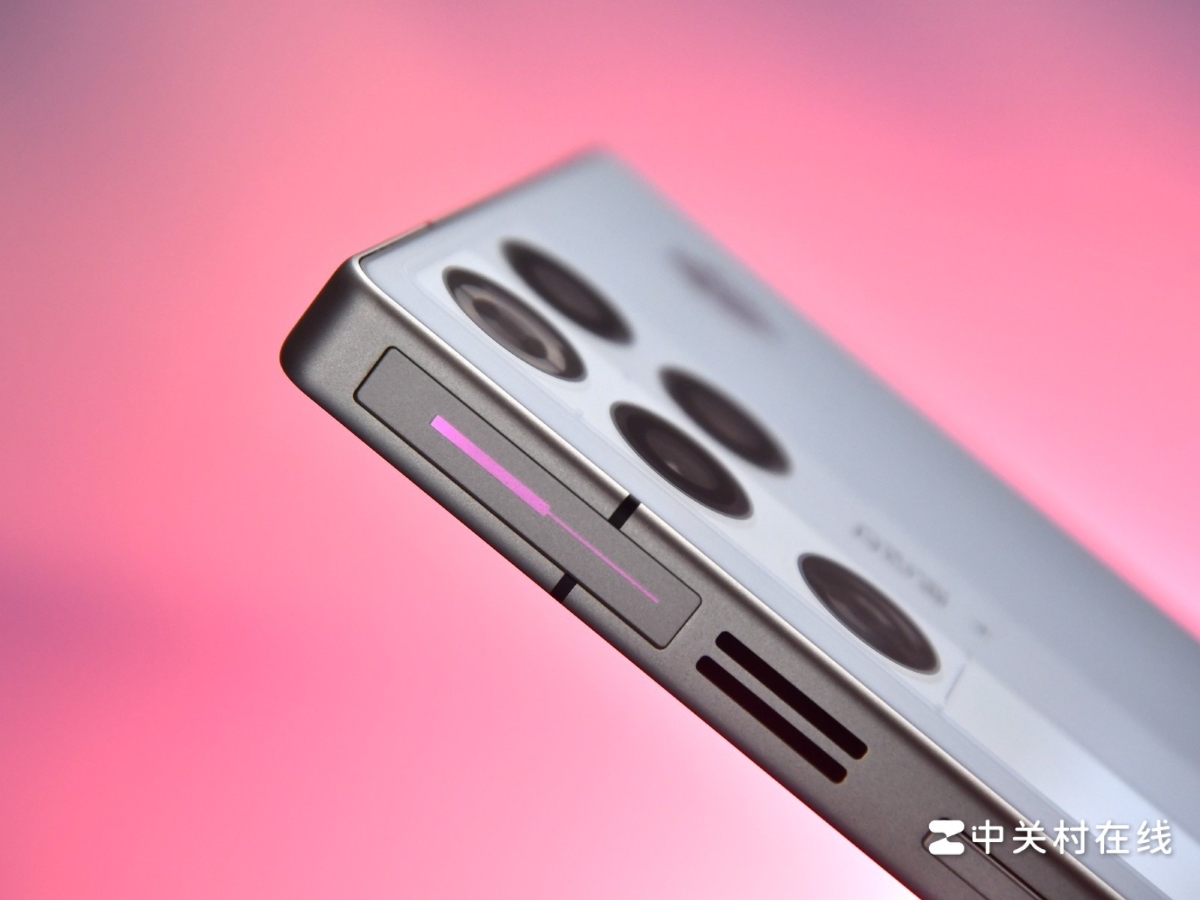 Phím trigger trên nubia Red Magic 11 Pro