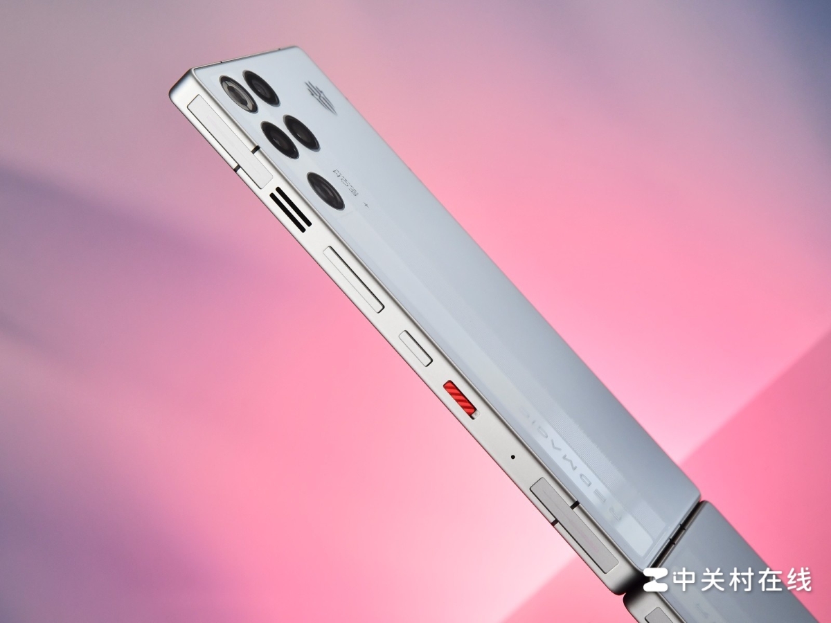 Cạnh phải của nubia Red Magic 11 Pro