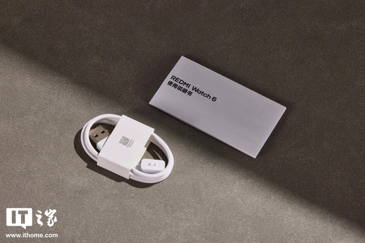 Dây sạc và sách hướng dẫn sử dụng của REDMI Watch 6