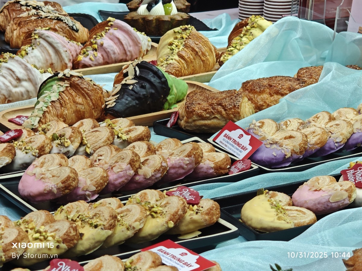 Ảnh chụp thiếu sáng/phức tạp của Xiaomi 15