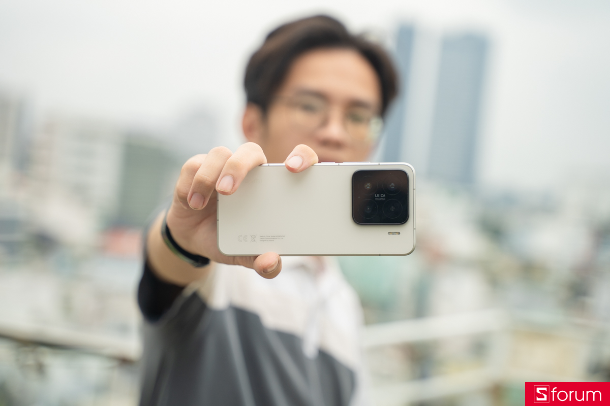 Xiaomi 15 với thiết kế không đổi nhiều