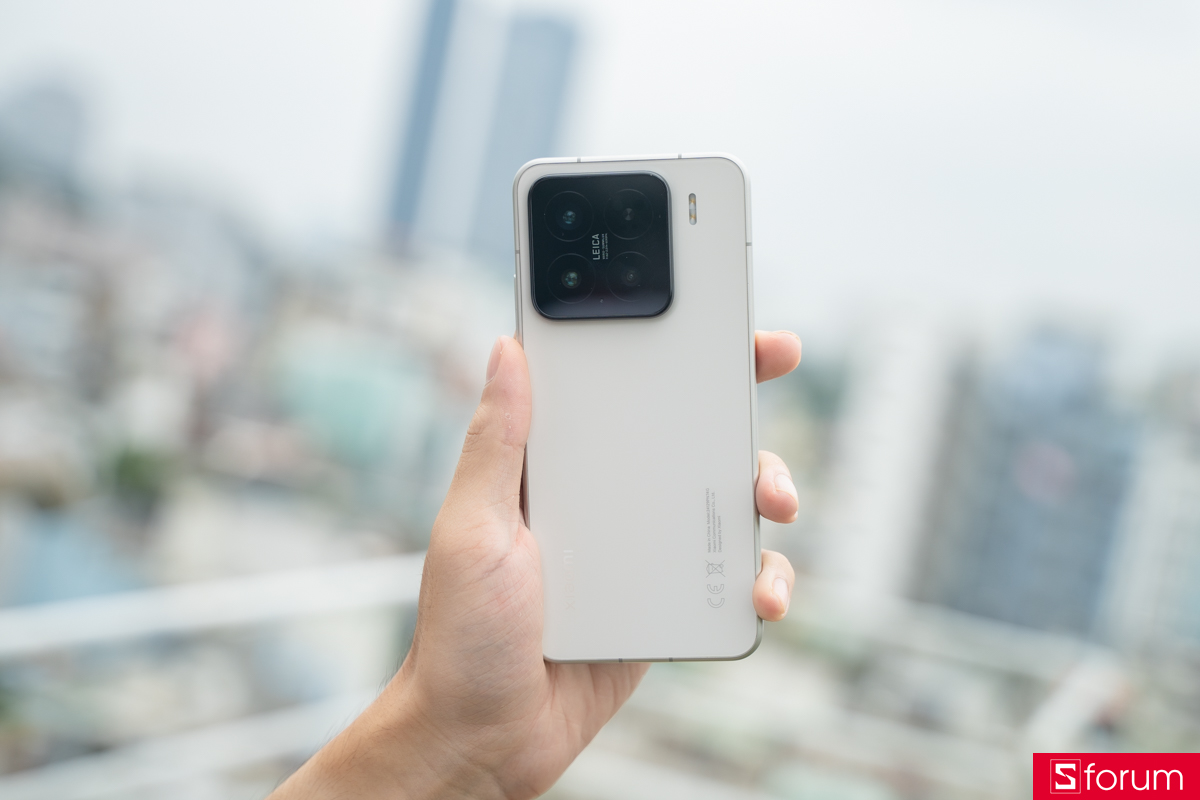 Phiên bản màu trắng của Xiaomi 15 sẽ rất đẹp nếu không có các dòng tiêu chuẩn